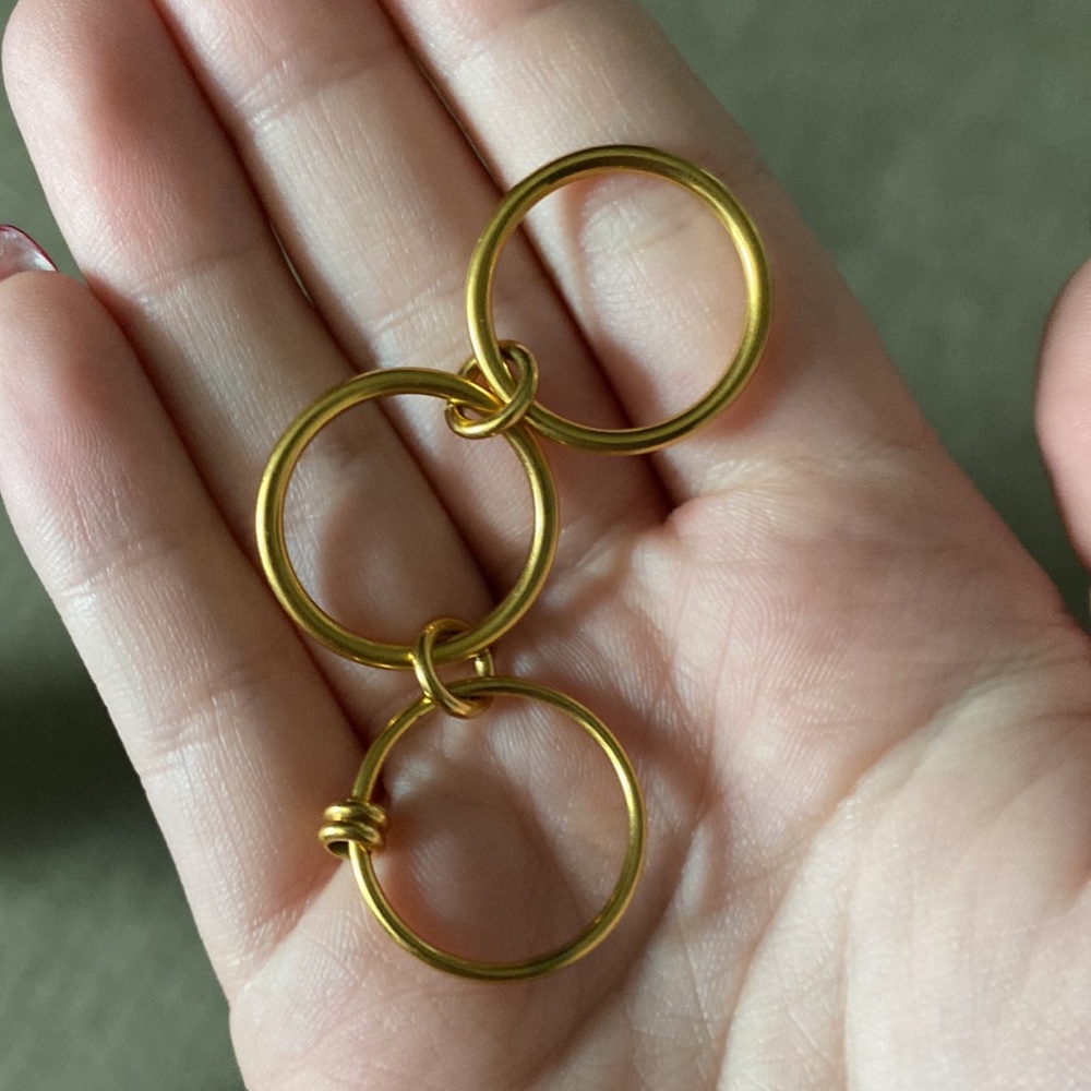 gold link ring - Picture 3 of 3